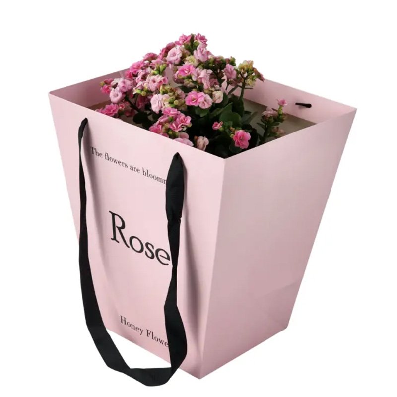 Best Premium Pink Cardboard Gift Bag With Cotton Rope Handles 300gsm Matte Finish wholesale
