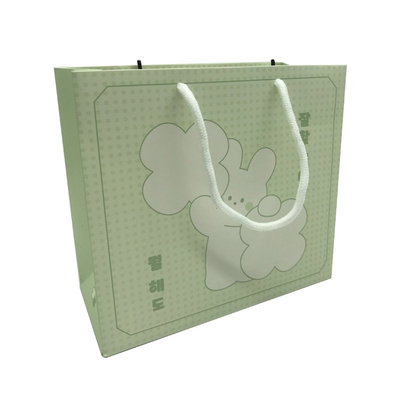 Custom Printed Art Paper Shopping Bag With Gloss Lamination 250gsm